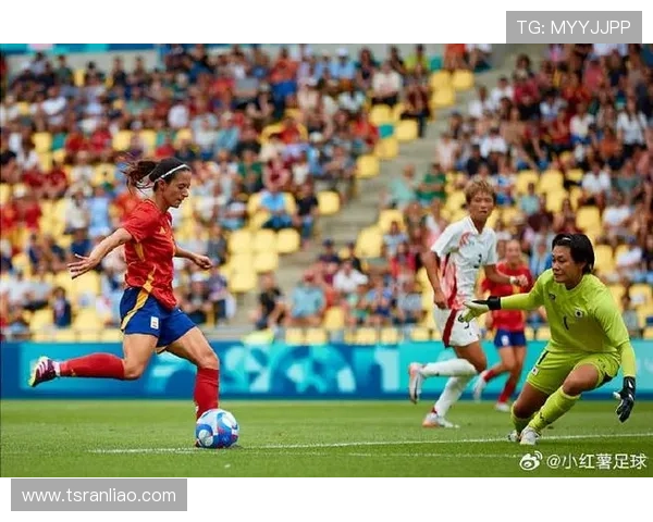 足球明星伊莲娜的传奇之路与她对女性足球的影响与贡献 足球明星伊莲娜的传奇之路与她对女性足球的影响与贡献